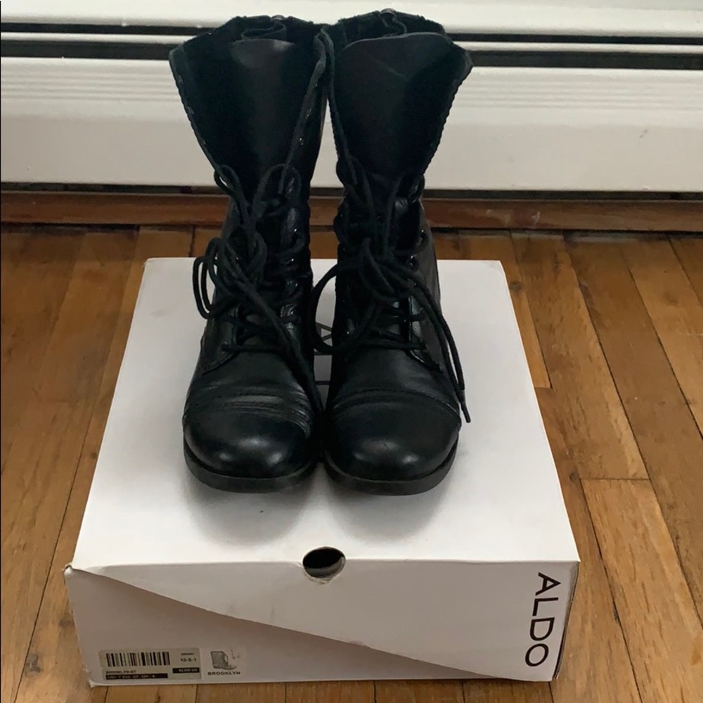 Combat boots